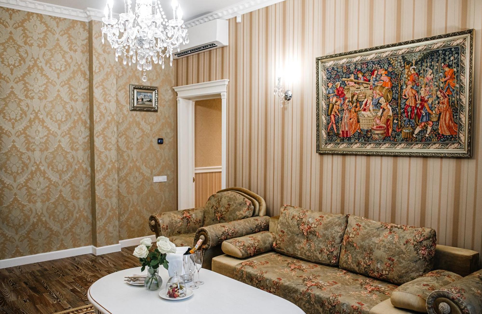 Nadiya Palace Ivano-Frankivsk Exterior photo