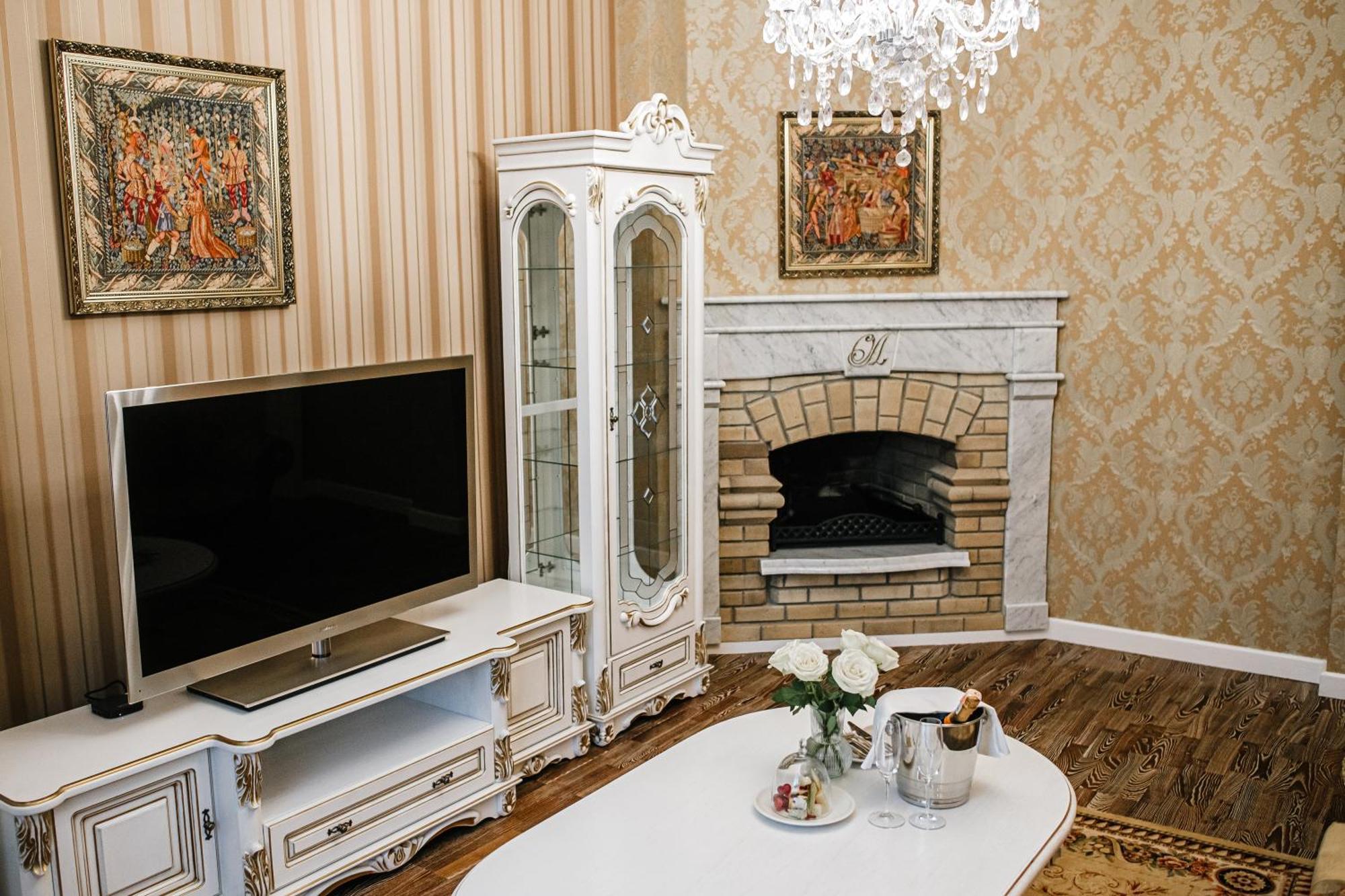 Nadiya Palace Ivano-Frankivsk Exterior photo